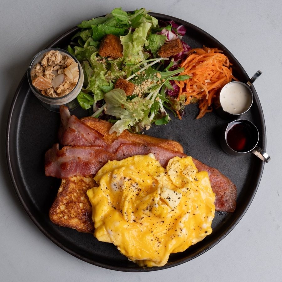 Bacon and egg French toast