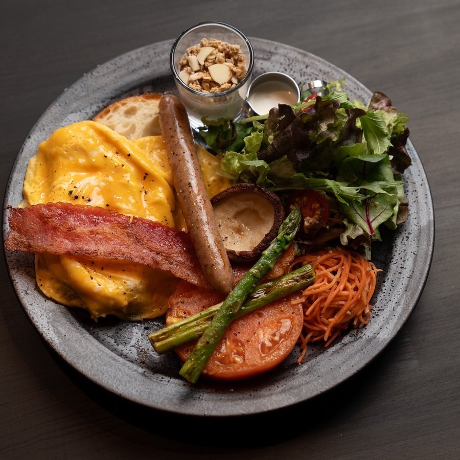 MAZE Brunch Plate